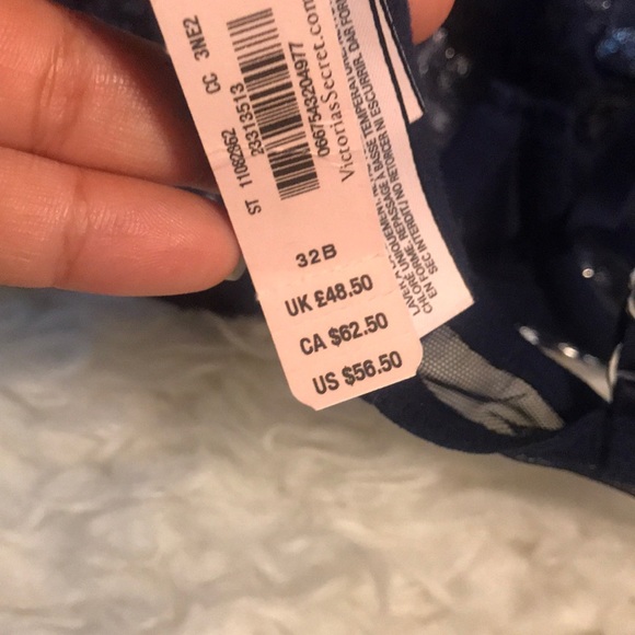 Pink vs bra - Picture 5 of 5